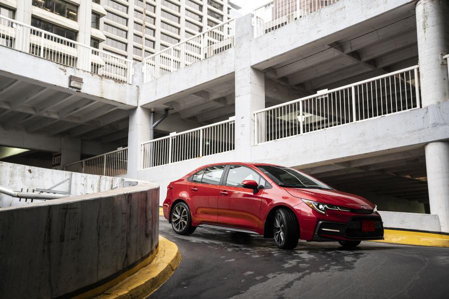  Toyota Corolla XSE Sedan 2019 года  (NA) (фото 42 из 45)